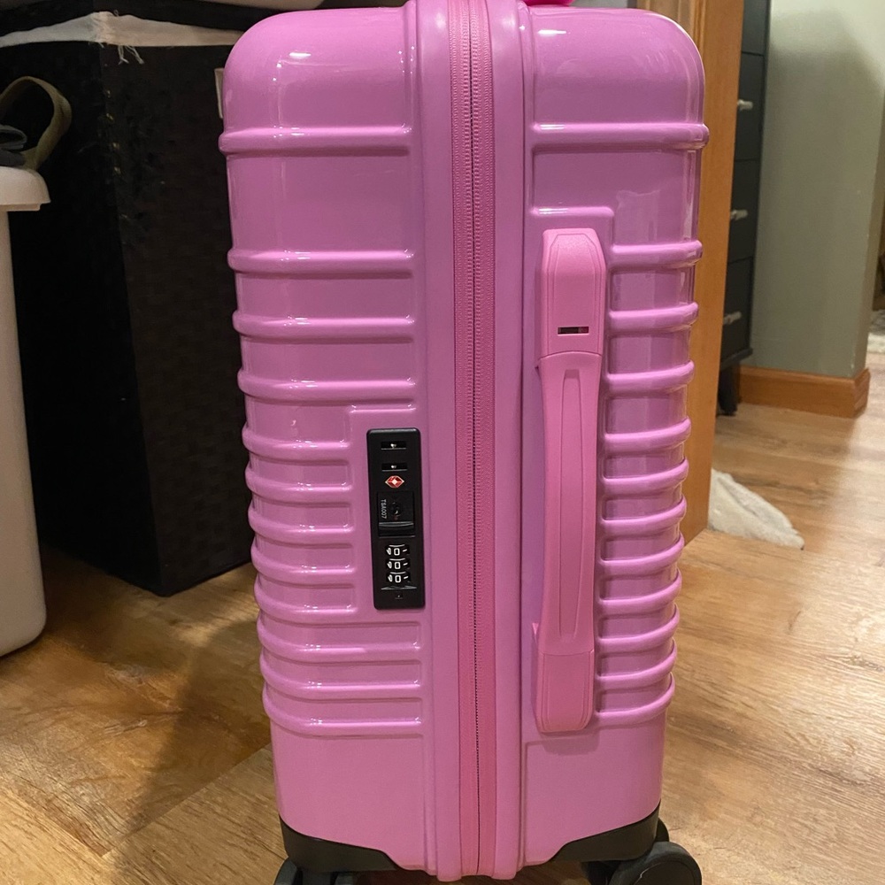 Beis small carry on roller in glossy berry